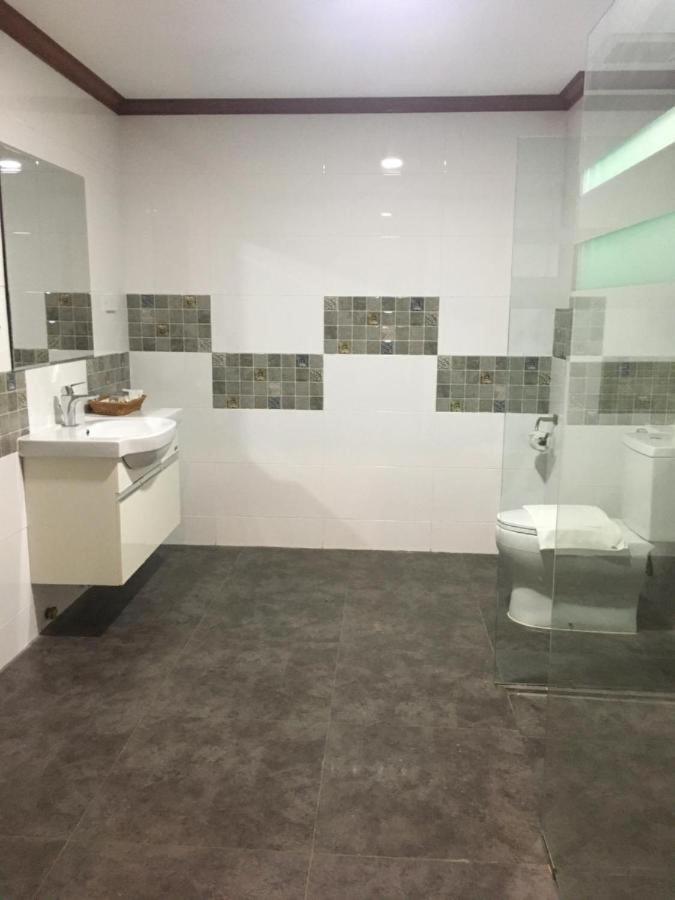 Nakhone Champa Hotel 빡세 외부 사진