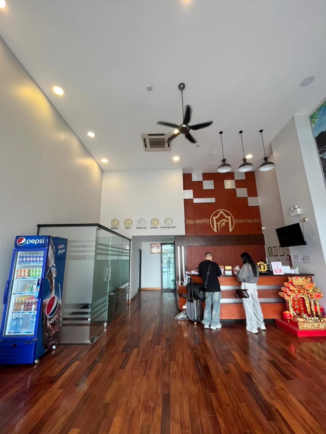 Nakhone Champa Hotel 빡세 외부 사진