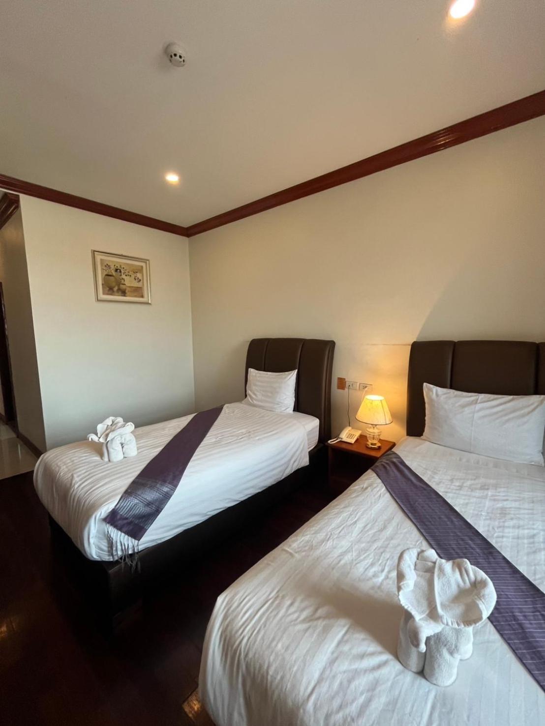 Nakhone Champa Hotel 빡세 외부 사진