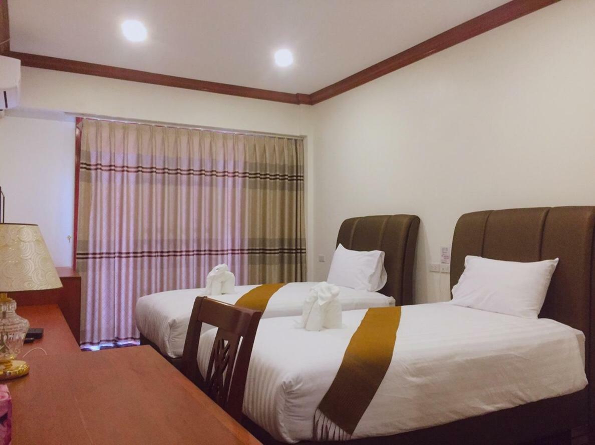 Nakhone Champa Hotel 빡세 외부 사진