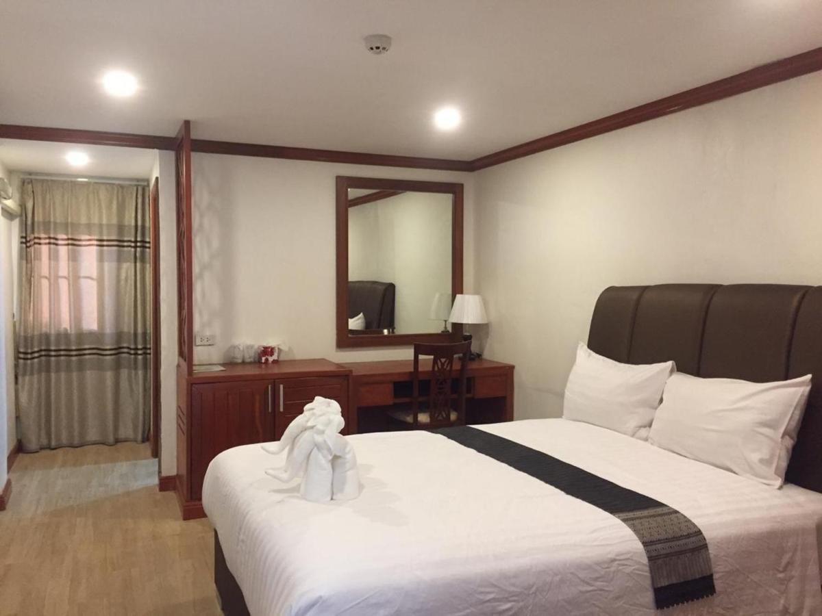 Nakhone Champa Hotel 빡세 외부 사진